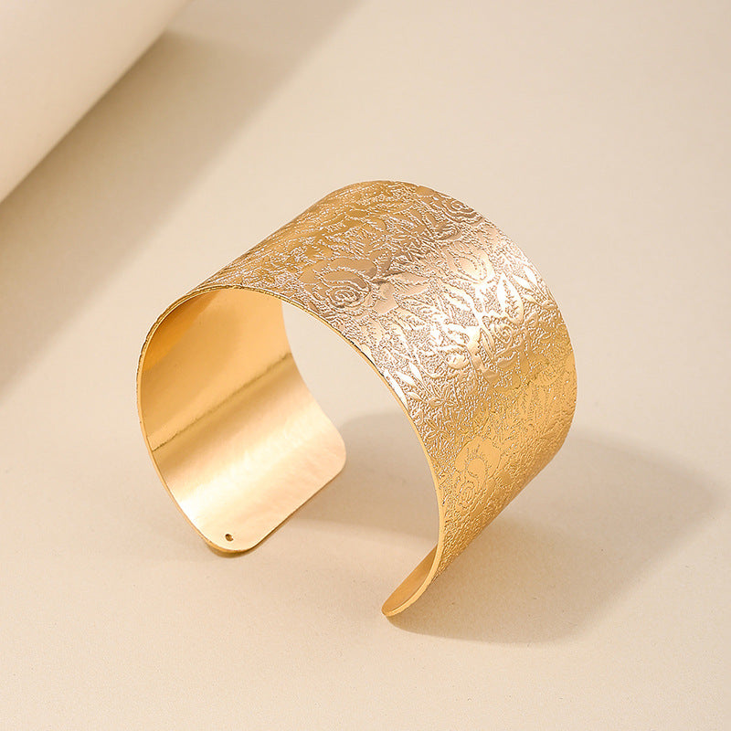 Extravagant Retro Patterned Open Bracelet from Vienna Verve Collection