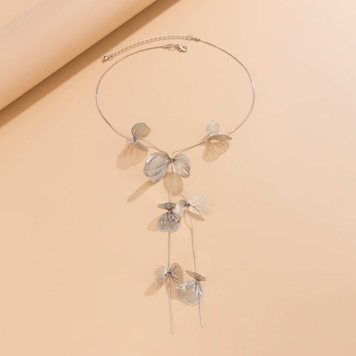 Planderful Vienna Verve Ginkgo Biloba Leaf Necklace – Sweet and Cool Y-Shaped Design