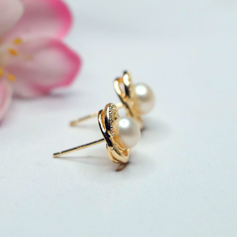 Pearl Swirl 925 Silver Stud Earrings