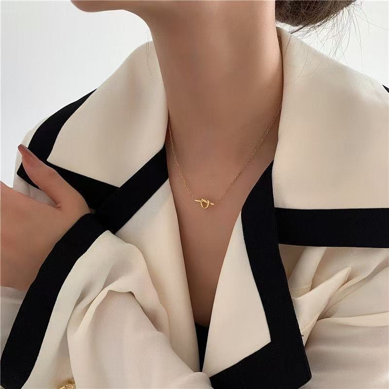 Planderful Jewelry Knot Love Titanium Steel Necklace For Women Exquisite Collarbone Chain Gold Tone
