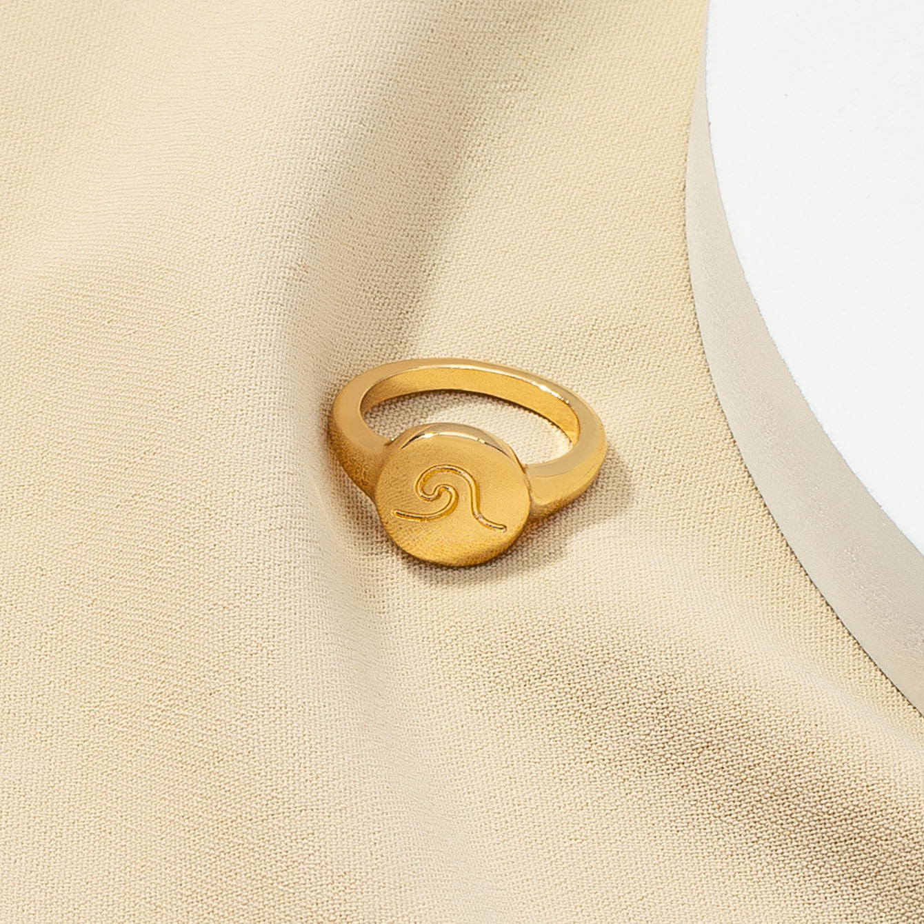 Wave Verve Ring - Exquisite Fashion Jewelry for Global Trendsetters