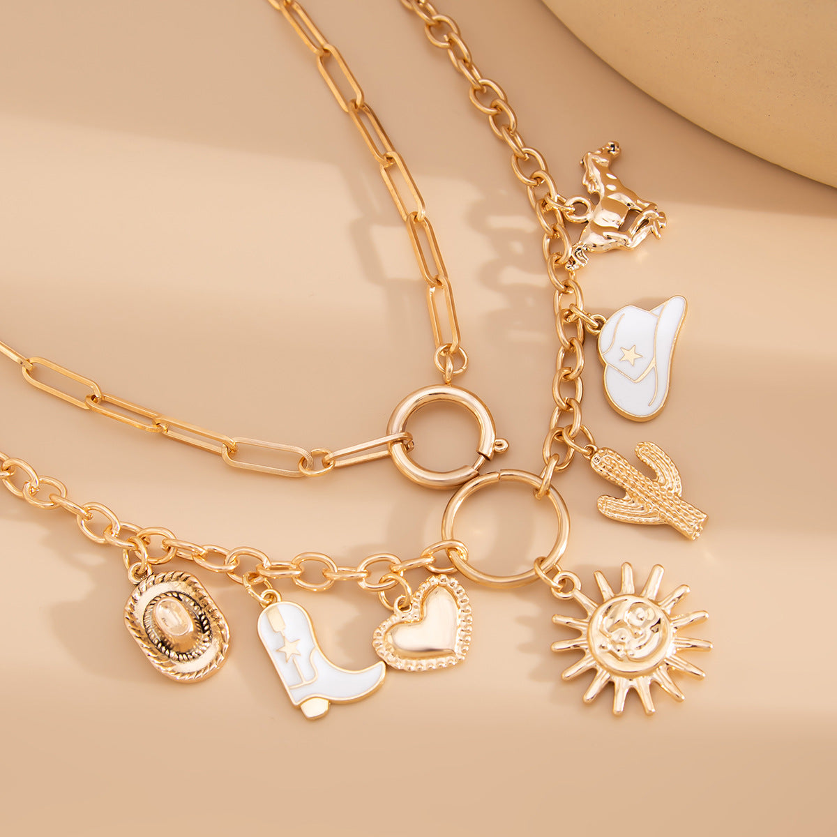 Planderful Vienna Verve Necklace – Sweet Heart-Shaped Cowboy Hat Pendant