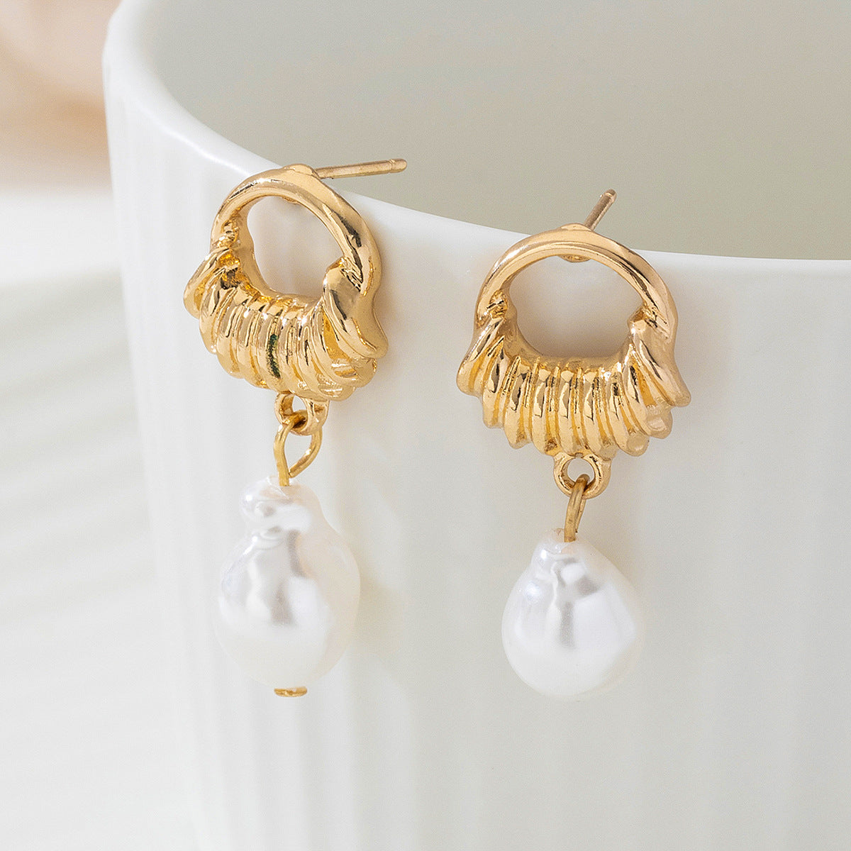 Planderful Vienna Verve Earrings – Elegant Baroque Pearl Design