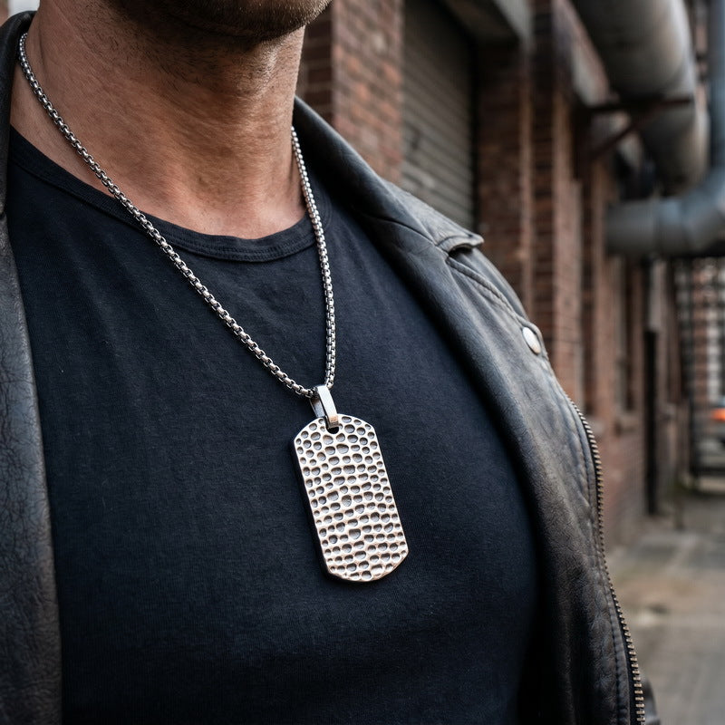 Trendy Retro And Old Hammer Pattern Military Brand Pendant, Fashionable And Water Ripple Necklace