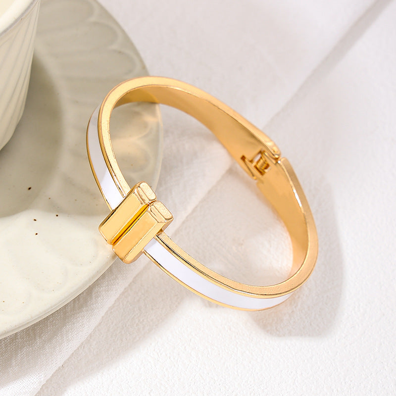 Planderful Vienna Verve Bracelet – Simple and Versatile Metal Design