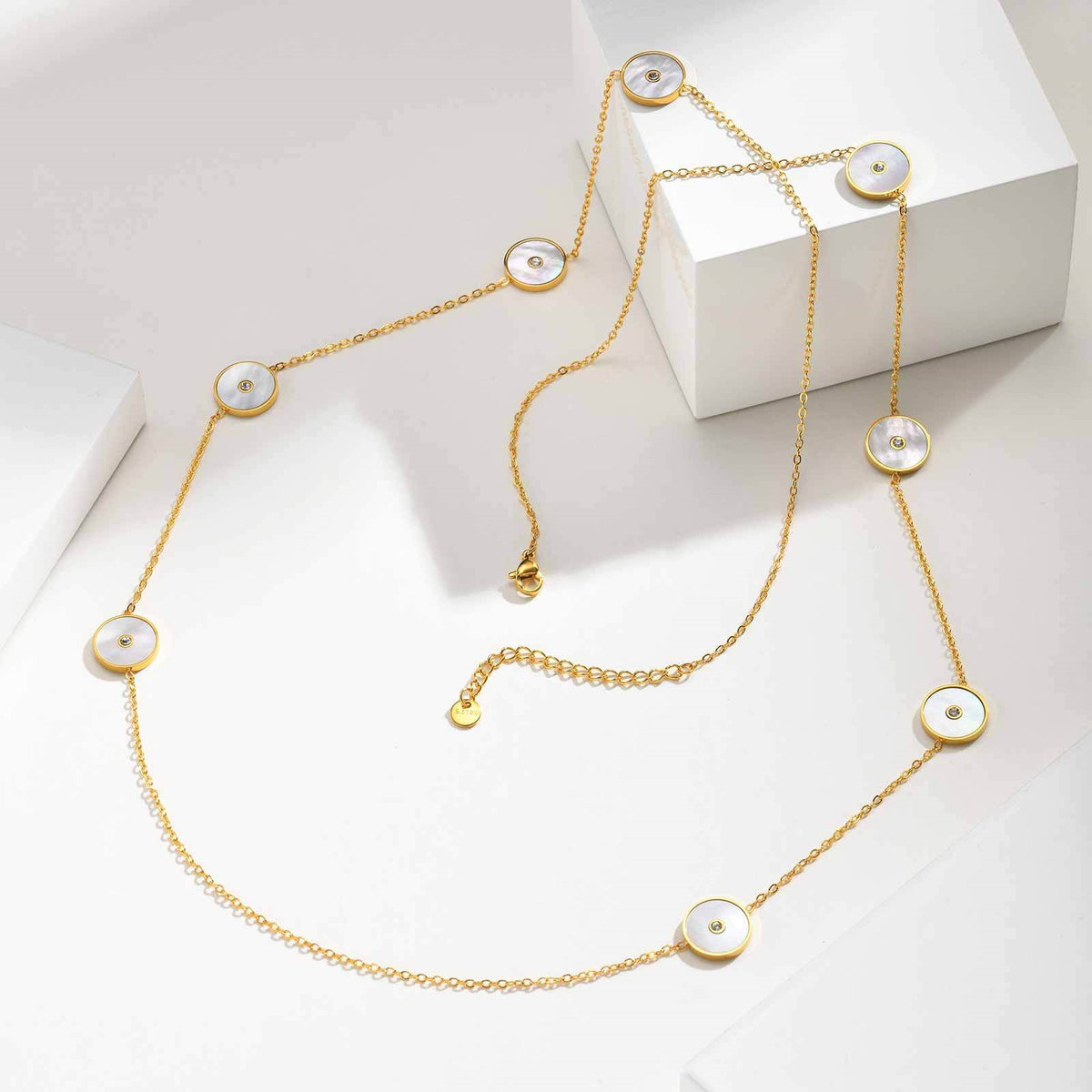 Sugar Cube Dopamine Super Flash Necklace Titanium Steel Water Droplet Geometric Design