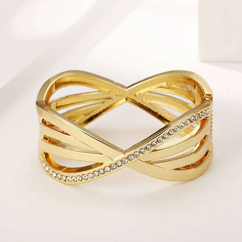 Rhinestone-Embellished Metal Bracelet with Unique Style and Factory Direct Wholesale