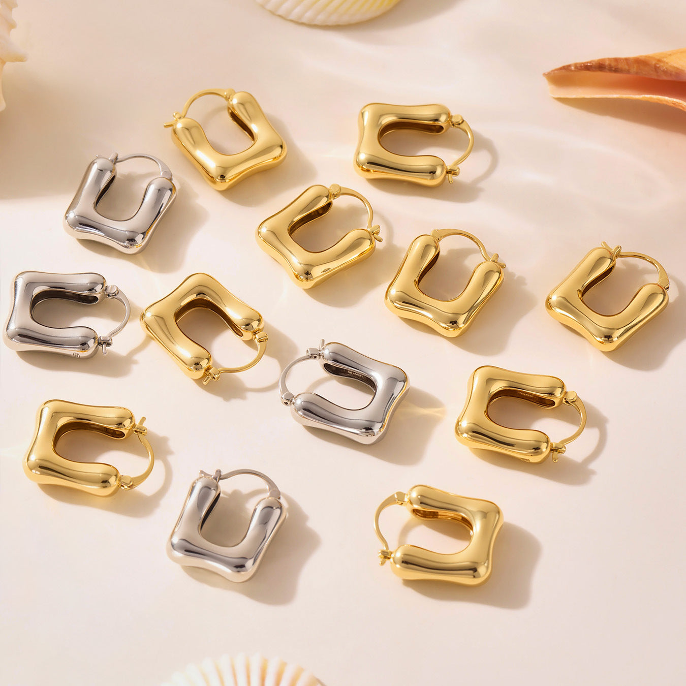 Planderful U Shaped Earrings Geometric 18K Gold Women