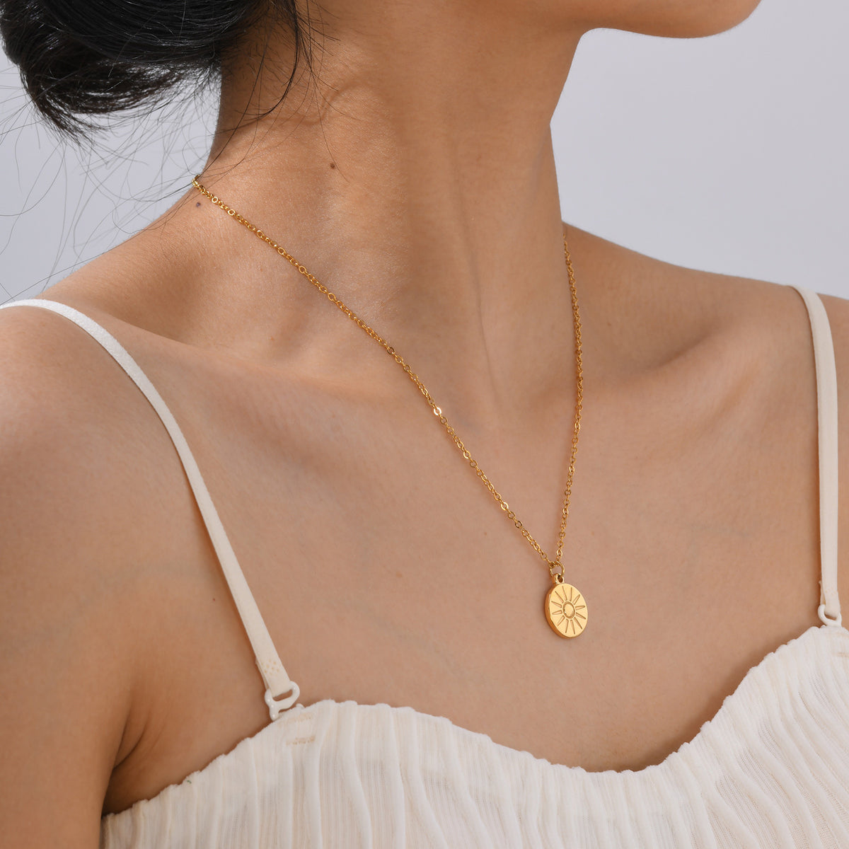 Gold Clavicle Chain Round Stainless Steel Necklace for Women