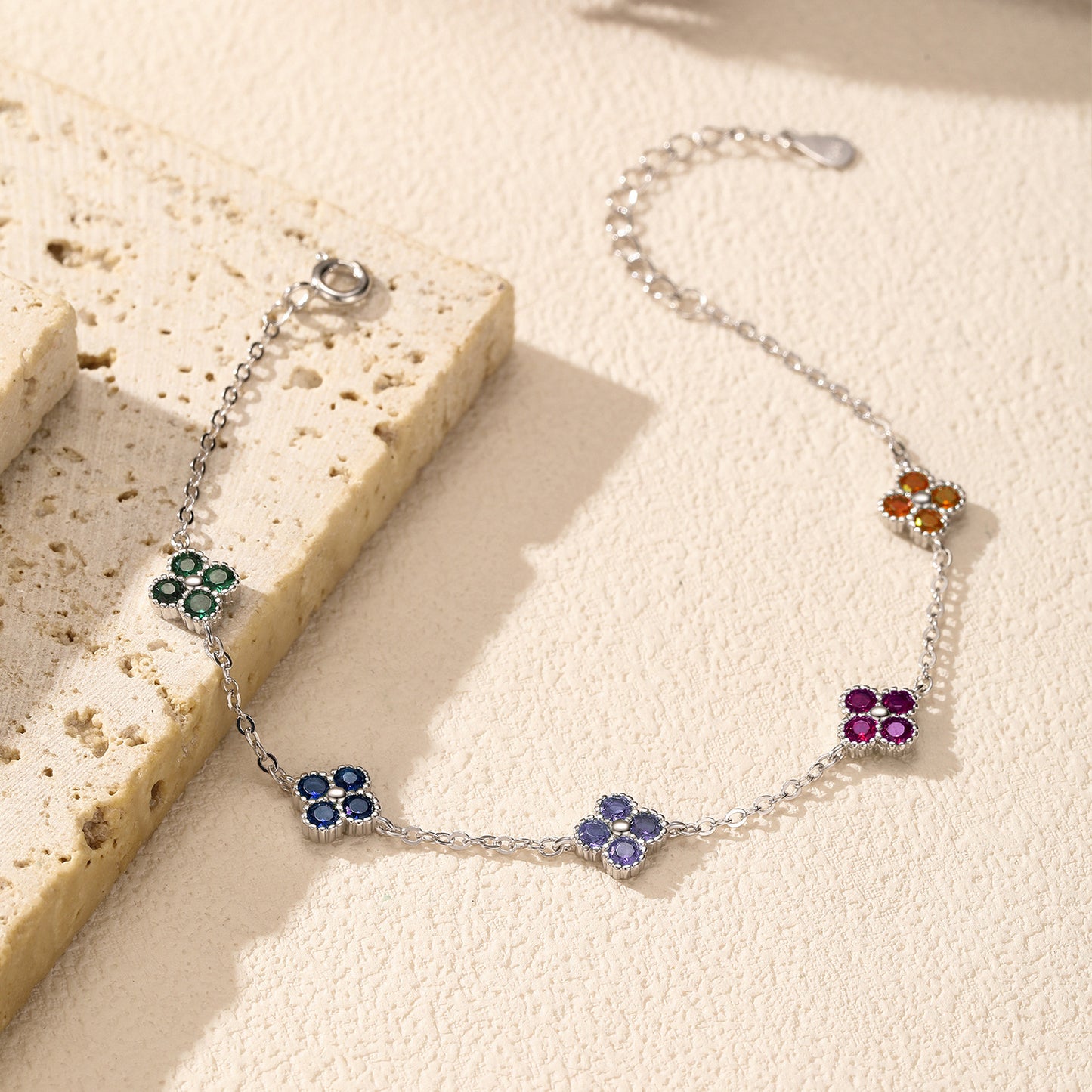 Planderful Everyday Genie Bracelet – Cute Four-Leaf Clover Design with Zircon Accents