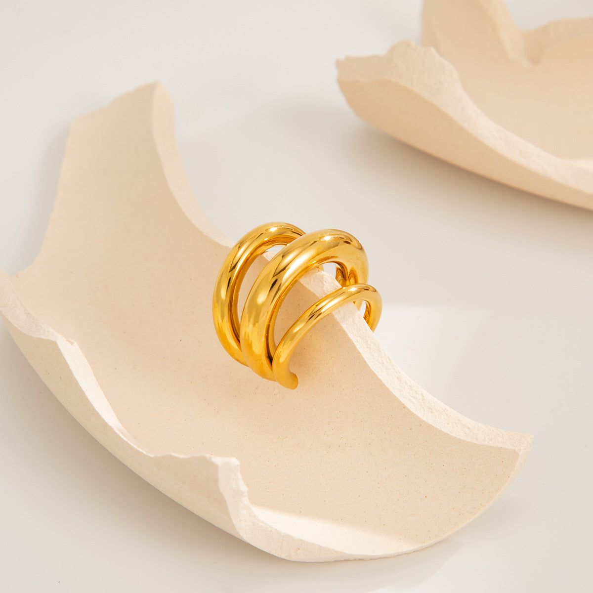 Planderful Vienna Verve Clip On Earrings Non Piercing Light Sensitive Geometric Ring Statement For Fashion Fans