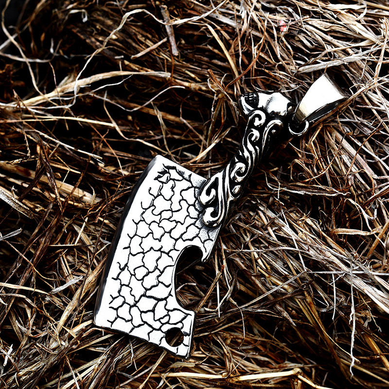 Titanium Steel Skull Pendant Bottle Opener Jewelry for Men - Retro European and American Design
