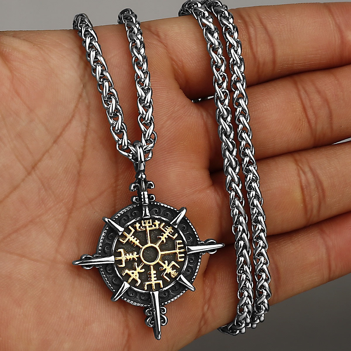 1. Planderful Viking Compass Pendant Stainless Steel Necklace For Men Norse Rune Jewelry Gift