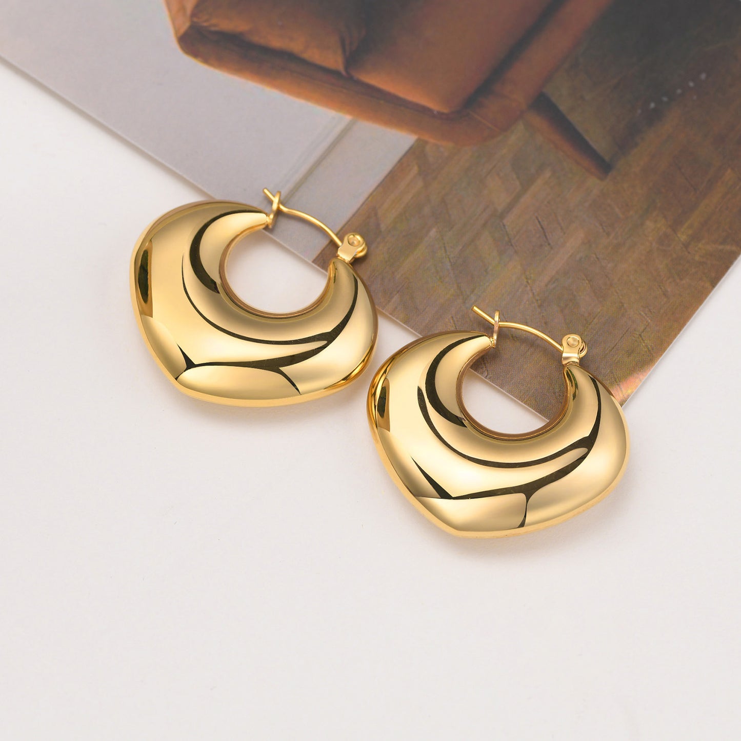 Stainless Steel Women's French Fashion Hollow Peach Heart Earrings