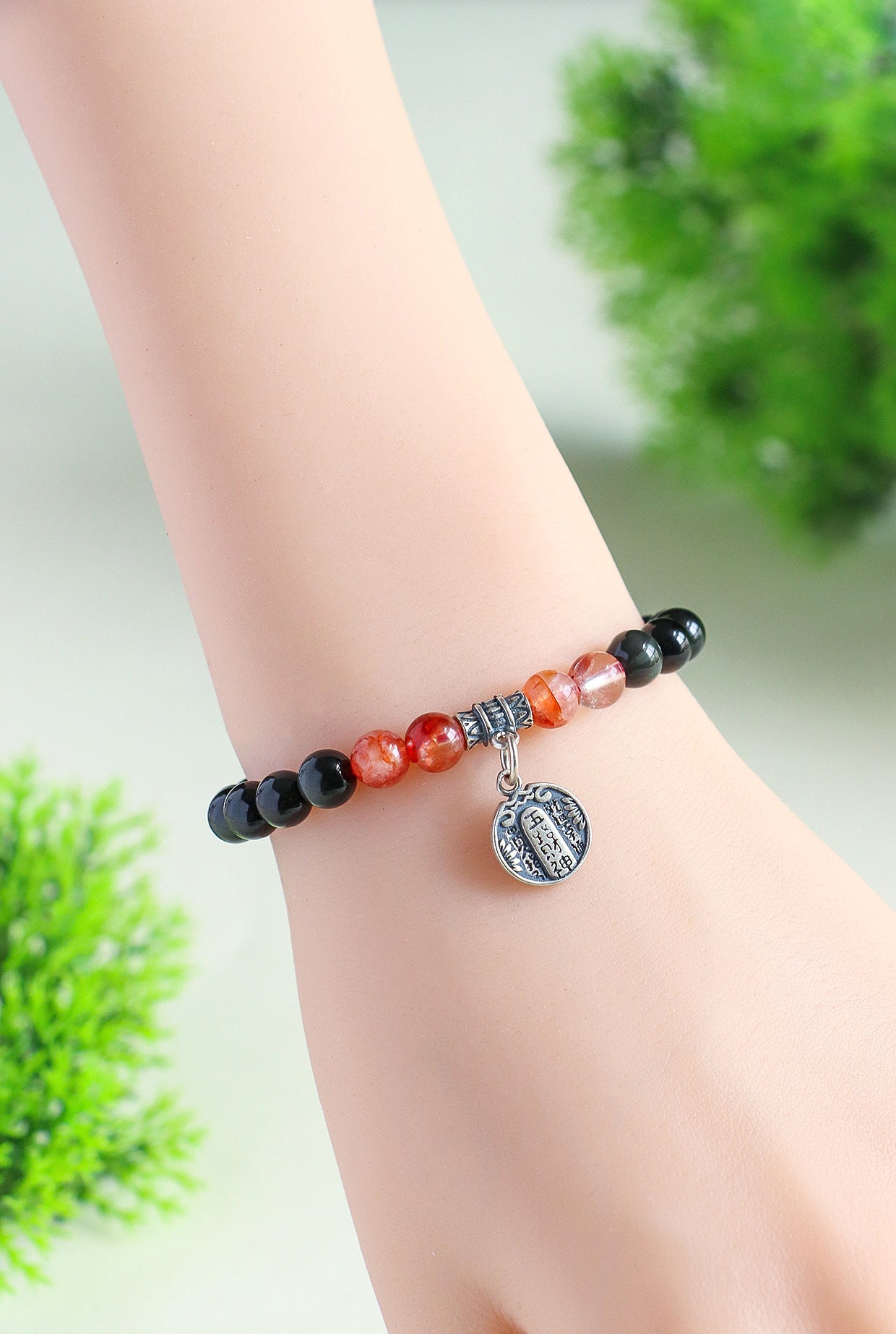 Planderful Fortune's Favor Bracelet – Elegant Obsidian Beaded Design