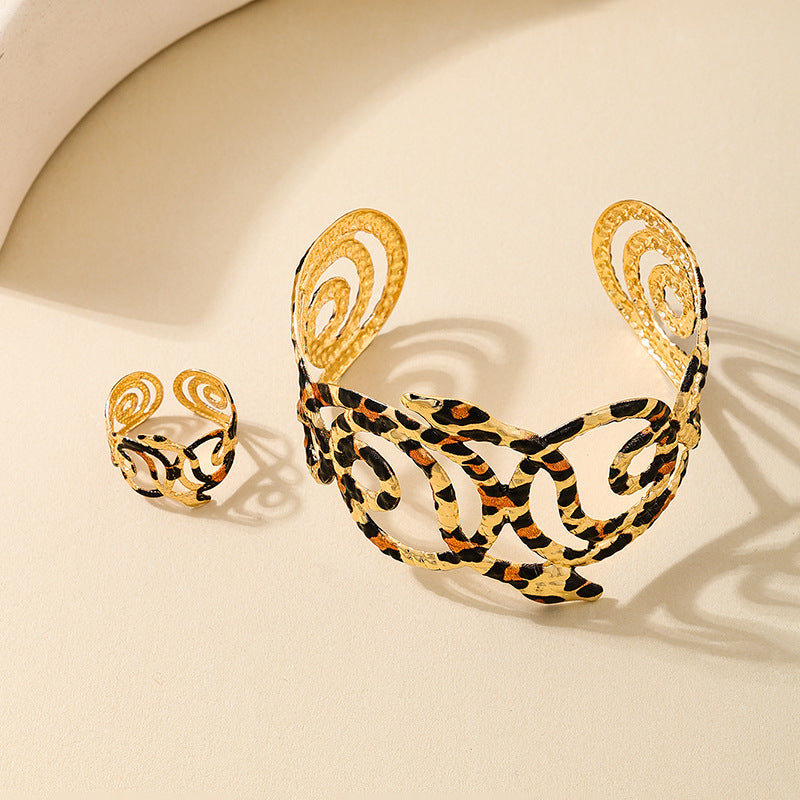 Fashionable Leopard Print Snake Bracelet Ring Set for Women