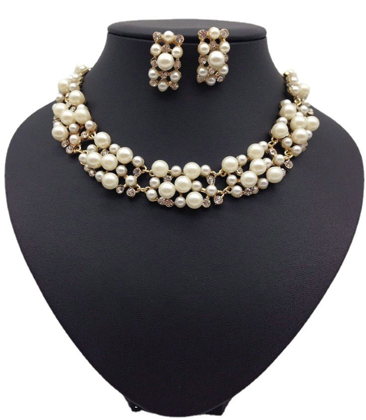 European and American Fashion Imitation Pearl Necklace and Earrings Set - Luxe Collarbone Chain Essentials for Shipping