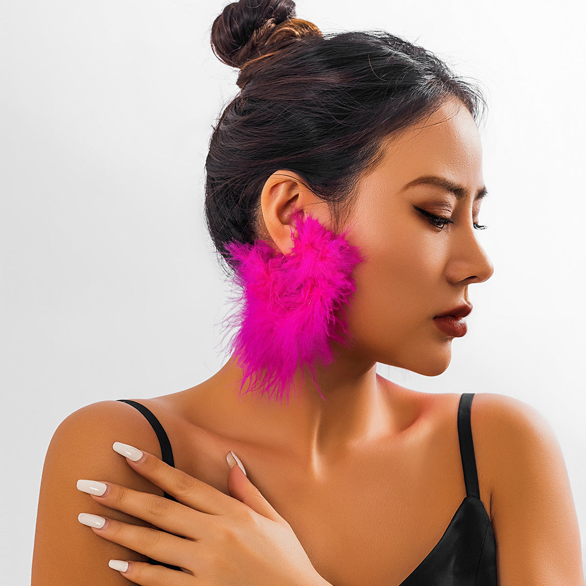 European and American Gothic Party Feather Choker Necklace with Ribbon