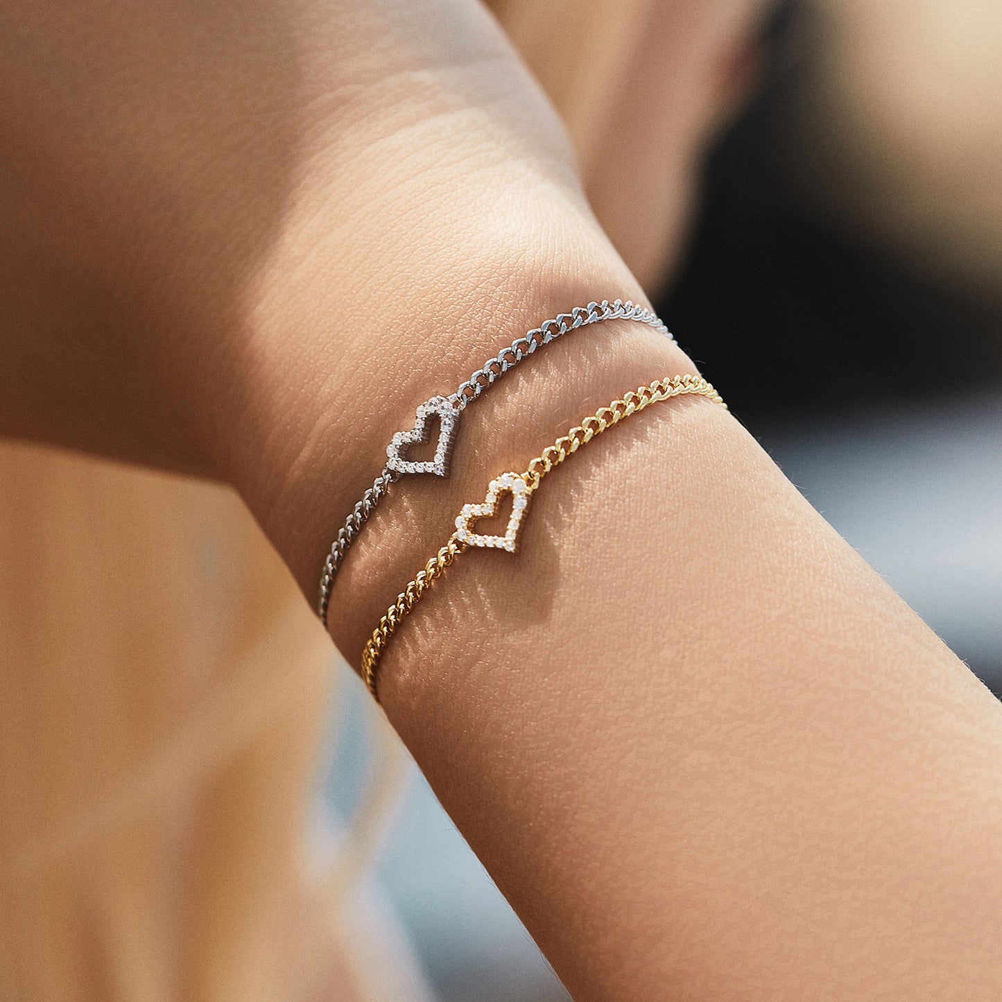 Planderful Moissanite Sparkling Bracelet – Irregular Love Design with VVS1 Clarity