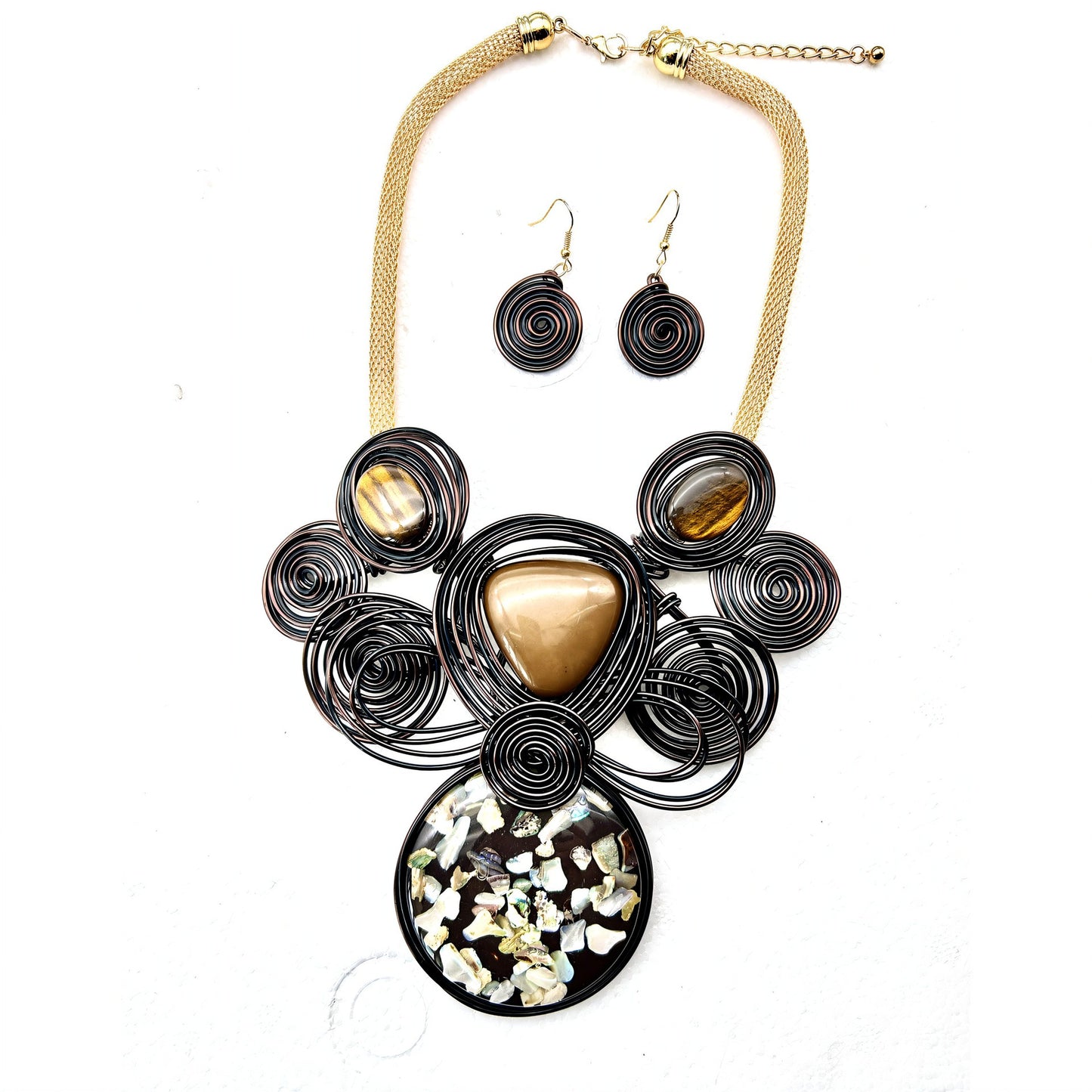 Baroque Vintage Raden Pendant and Earrings Set