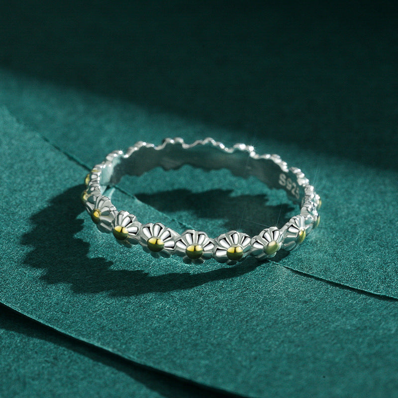 Delicate S925 Silver Daisy Flower Ring - Size 5-10