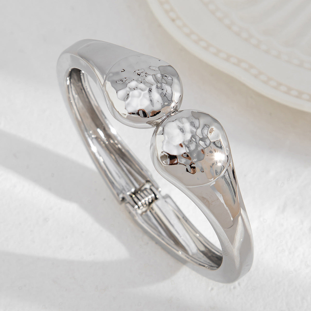 Planderful Vienna Verve Bracelet – Exaggerated Glossy Design