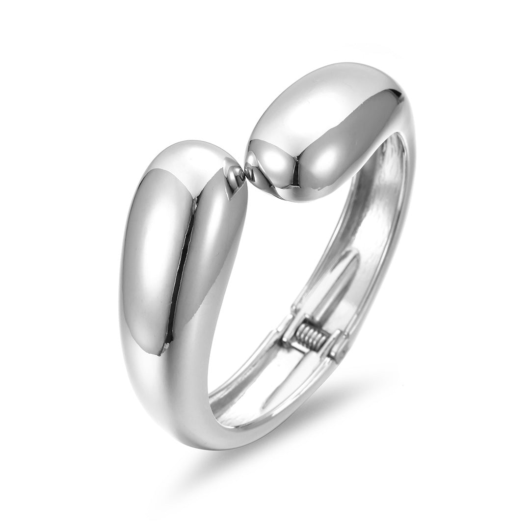 Planderful Vienna Verve Bracelet – Glossy Gold Cross Retro Design