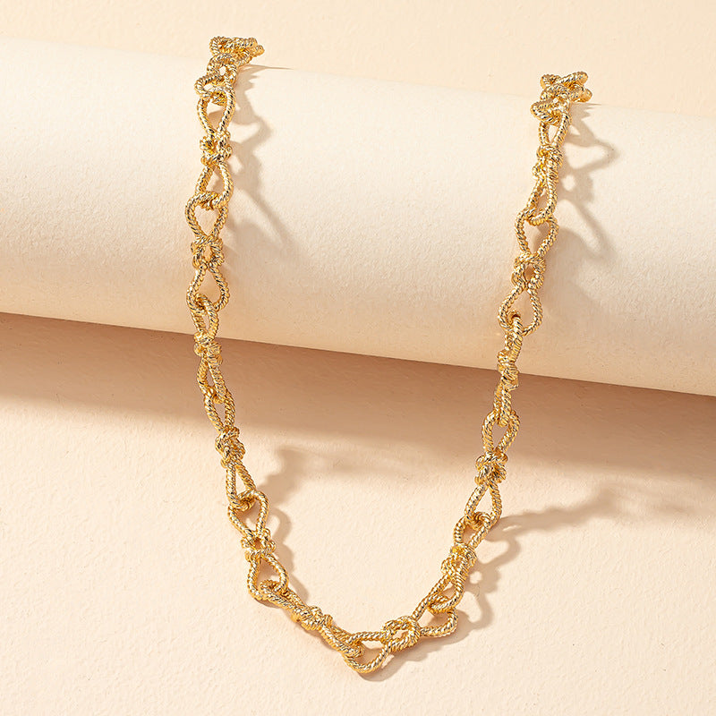 Retro Twisted Flower Chunky Chain Necklace - Vienna Verve Collection