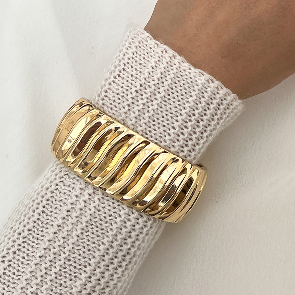 Planderful Vienna Verve Bracelet – Stylish Knotted Design