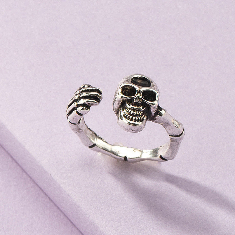 European-American Wholesale: Vienna Verve Retro Ring with Skull Head and Cross-Border Design