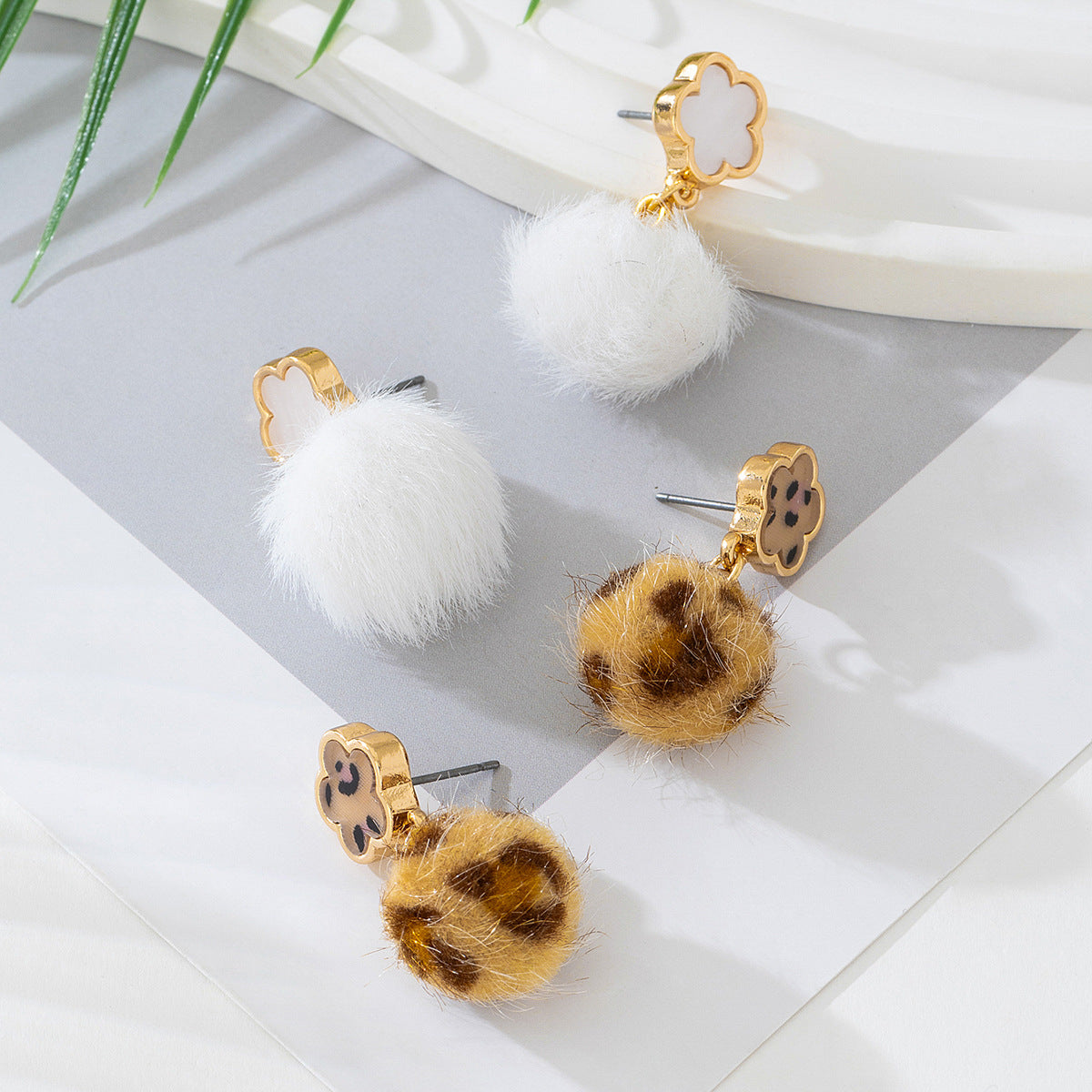 Planderful Vienna Verve Earrings – Fashionable Cute Cartoon Design with Leopard Print