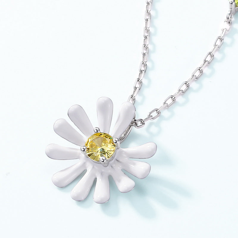 Little Daisy Pendant Olive Green Zircon Sterling Silver Necklace