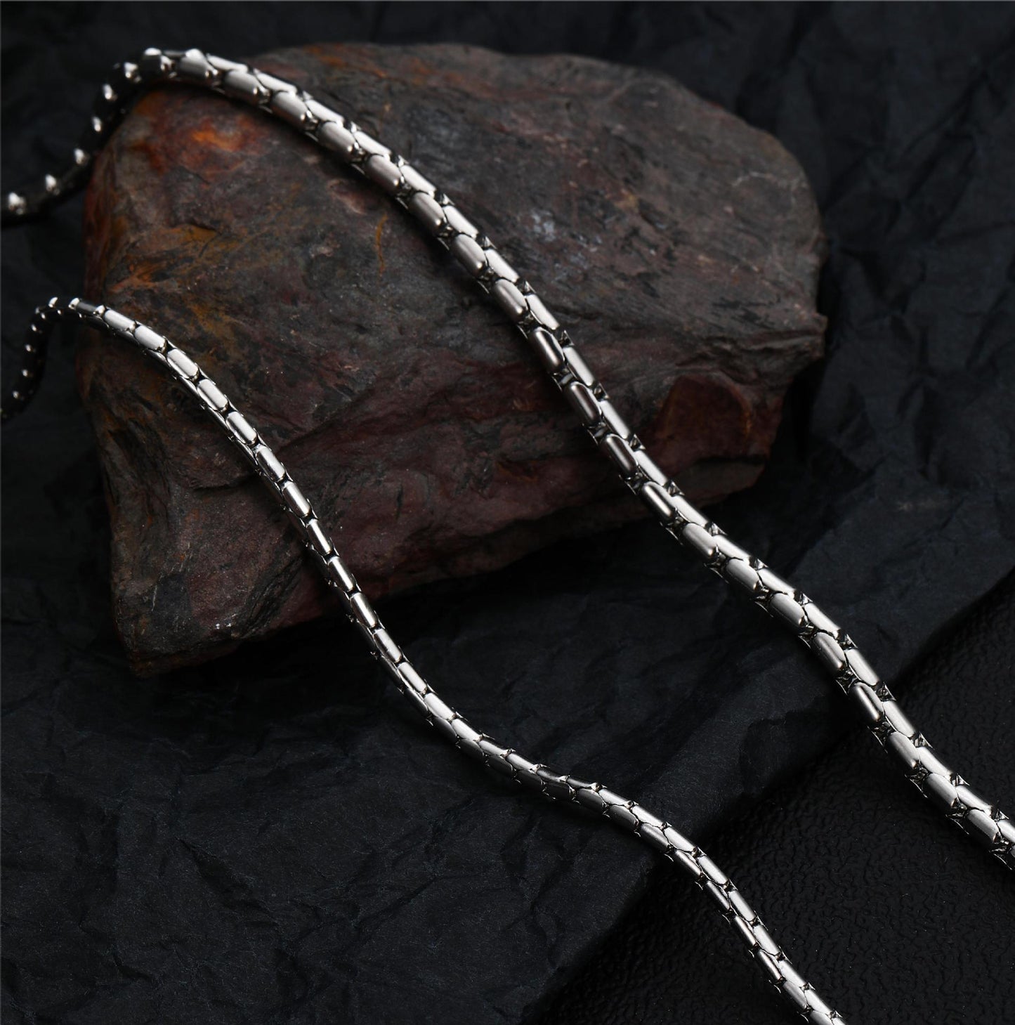 Planderful Jewelry Minimalist Titanium Necklace