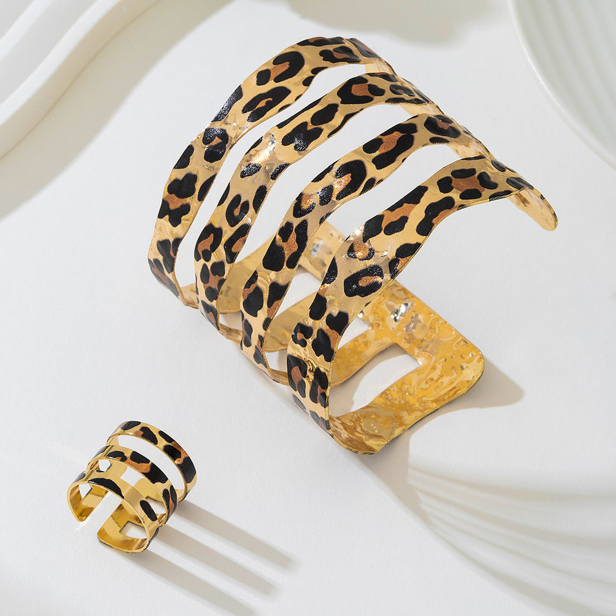 Planderful Vienna Verve Jewelry Set – Fashionable Leopard Print Design