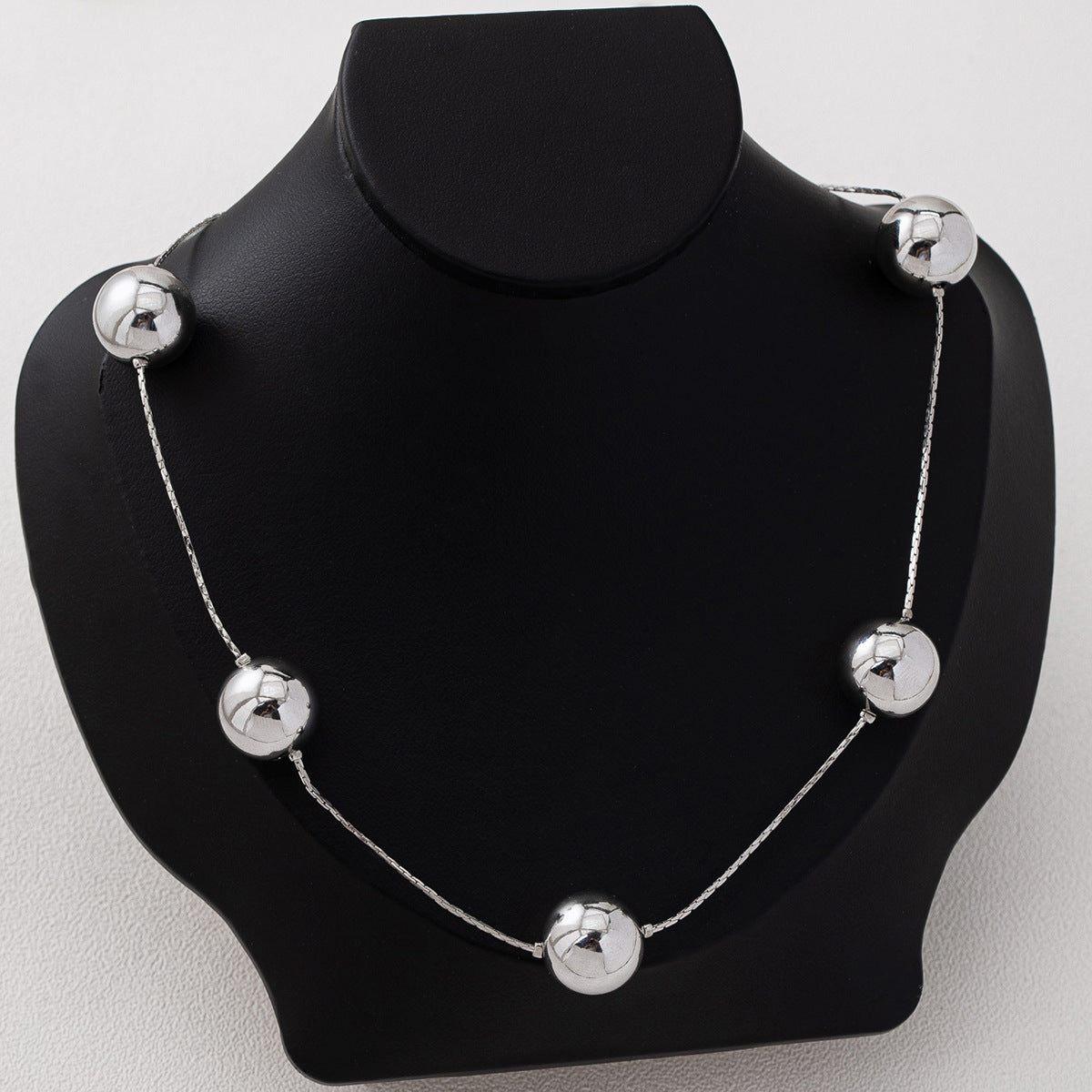 Planderful Vienna Verve Necklace – Elegant Minimalist Metal Design