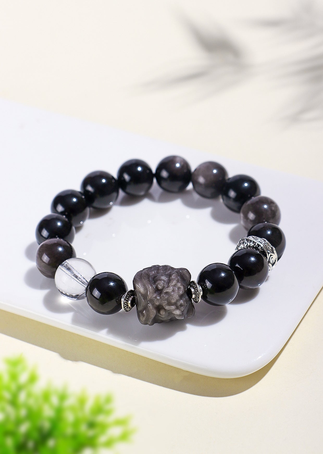 Planderful Fortune's Favor Bracelet – Elegant Crystal Lion Design