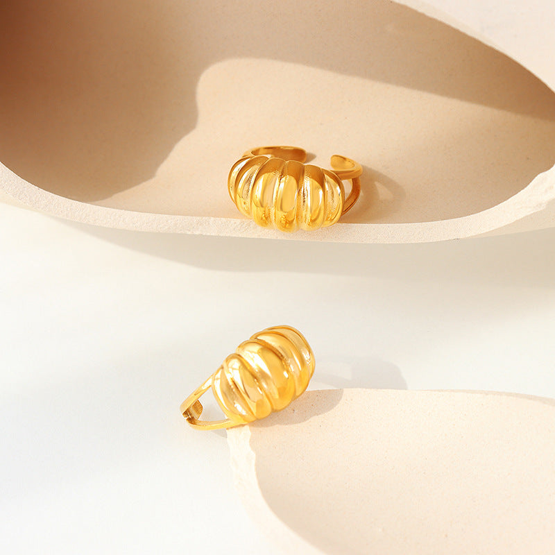 Niche Metal Horn Ring with Thread Creative Design