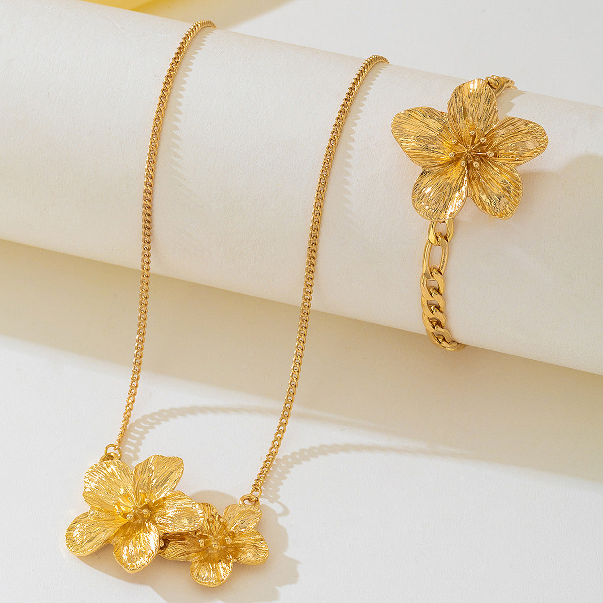 High-End Metal Flower Jewelry Set for Fashion Lovers
