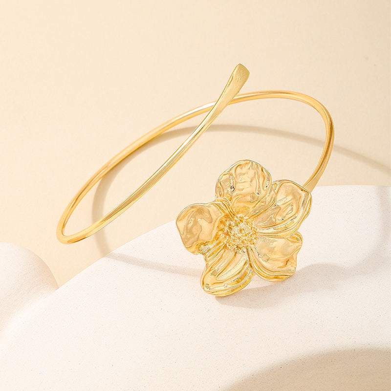Planderful Vienna Verve Bracelet – Charming Five-Petaled Flower Design