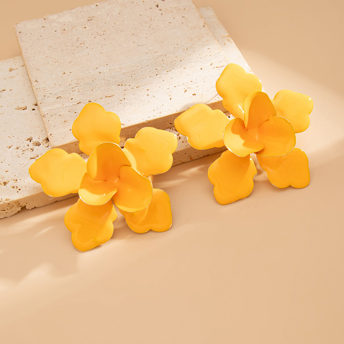 Planderful Vienna Verve Earrings – Exaggerated Flower Design for Vacation Style