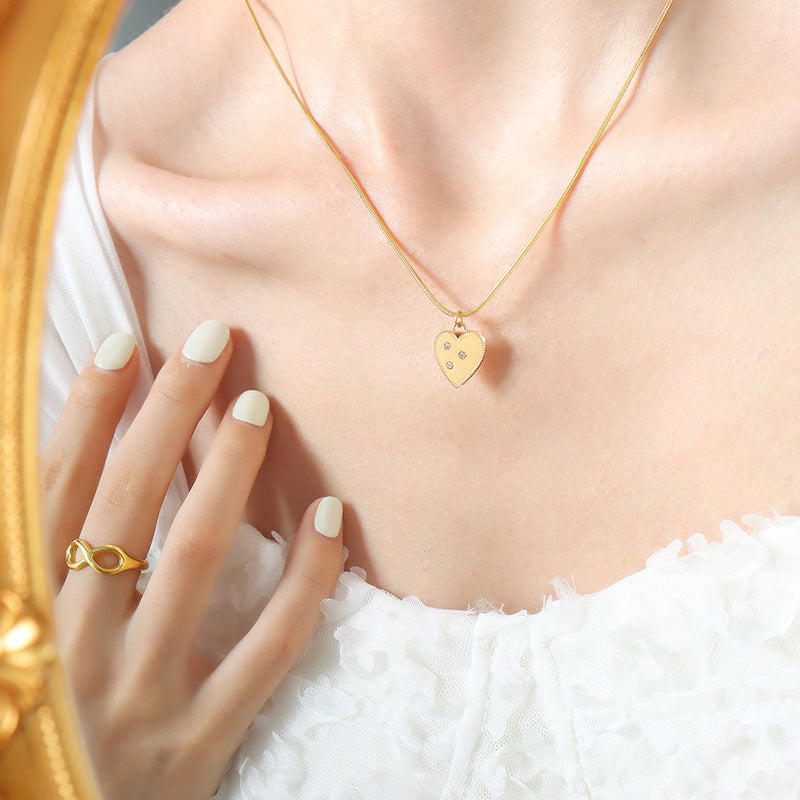 Elegant 18K Gold Snake Bone Chain Necklace with Zircon Peach Heart Pendant