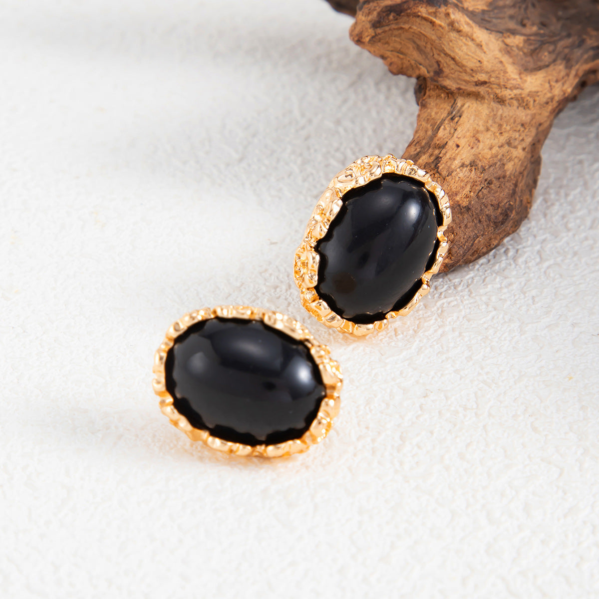 Planderful Vienna Verve Colored Stone Stud Earrings Retro Court Style Hammered Pattern Jewelry For Women Statement