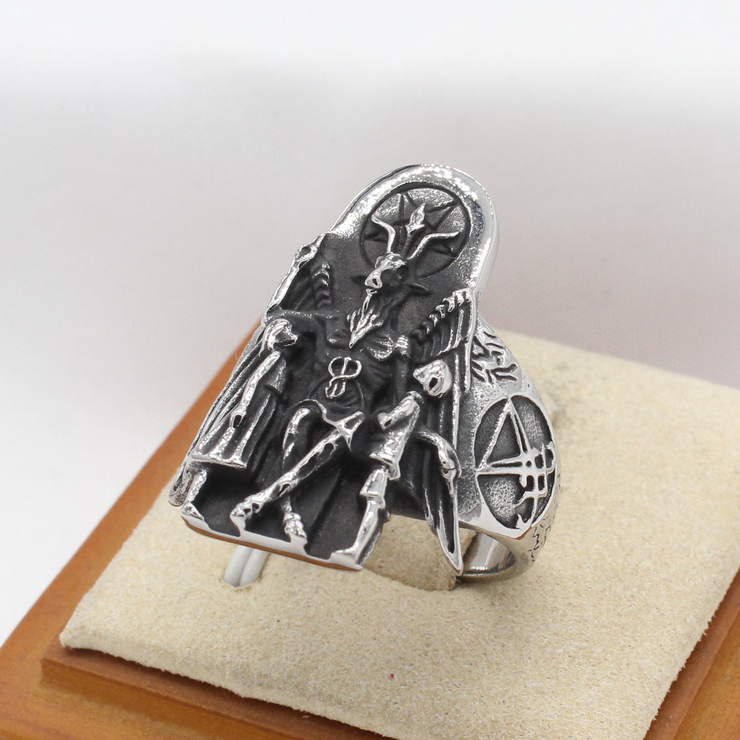 Planderful Everyday Genie Titanium Steel Ring – Personalized Retro Egyptian Pharaoh Anubis Men's Jewelry