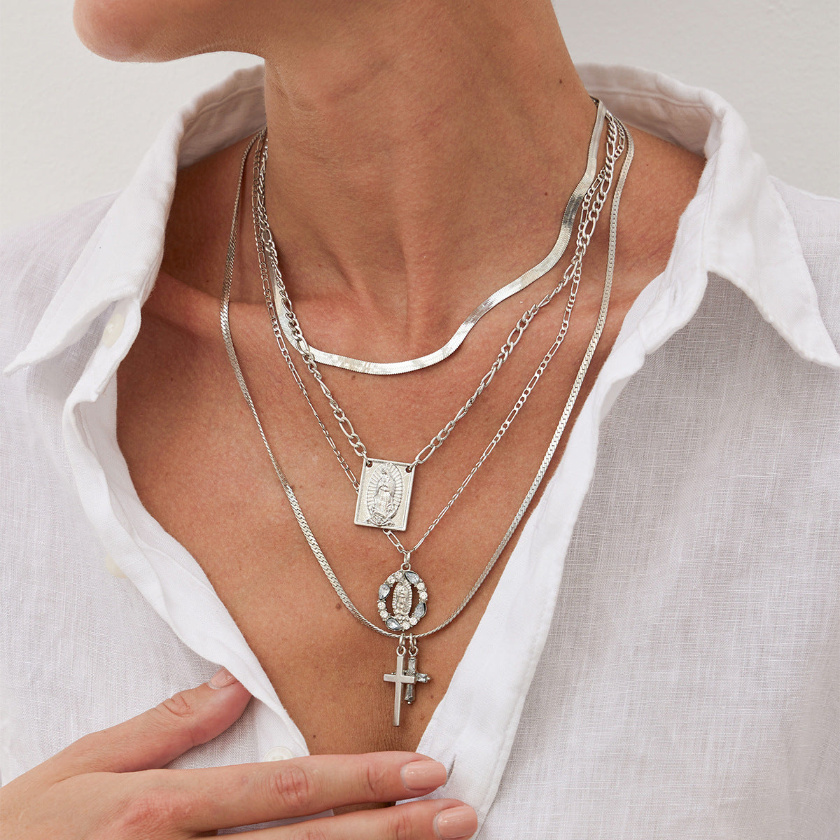 Planderful Vienna Verve Necklace – Retro Cross Fringed Design