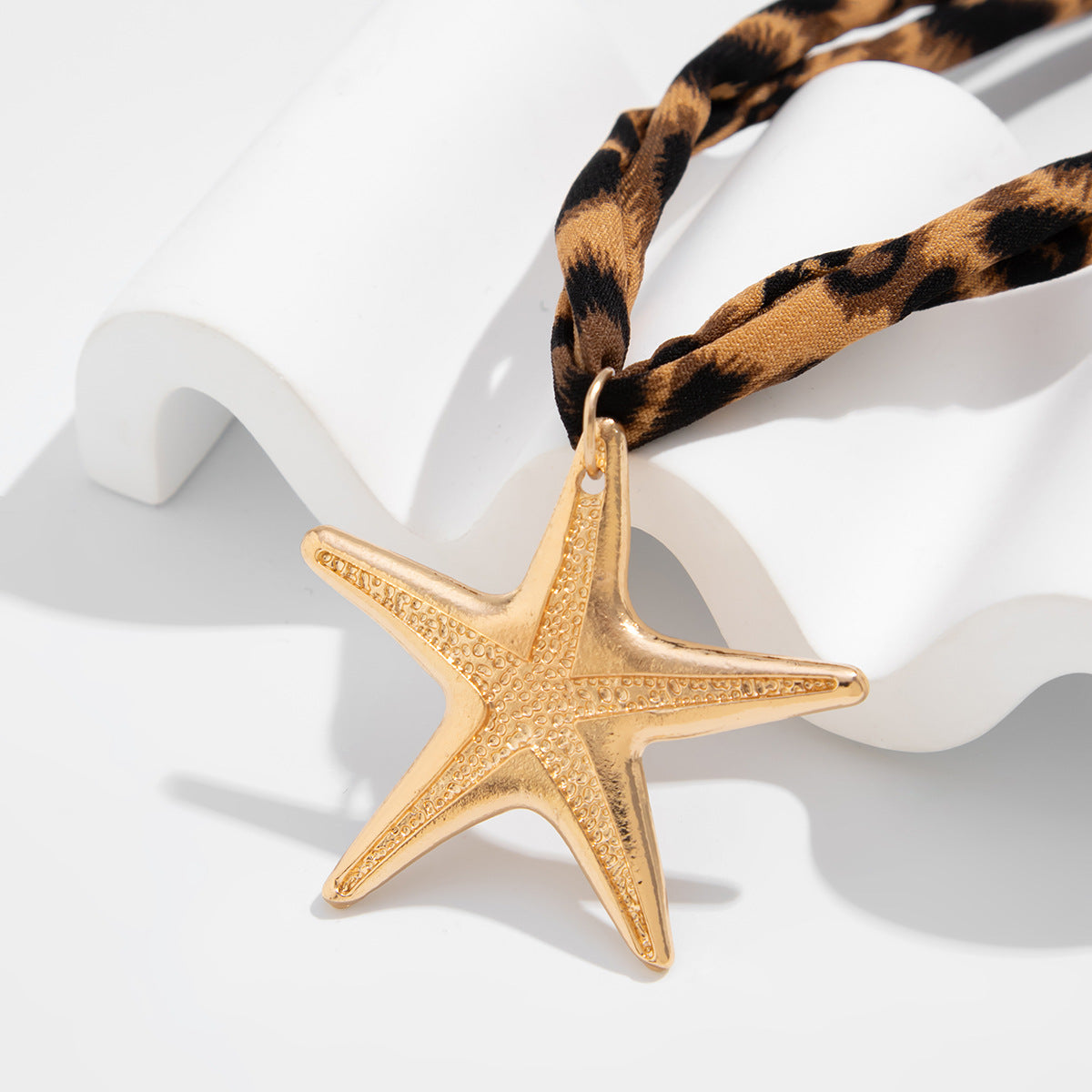 Planderful Vienna Verve Necklace – Unique Starfish Pendant Design