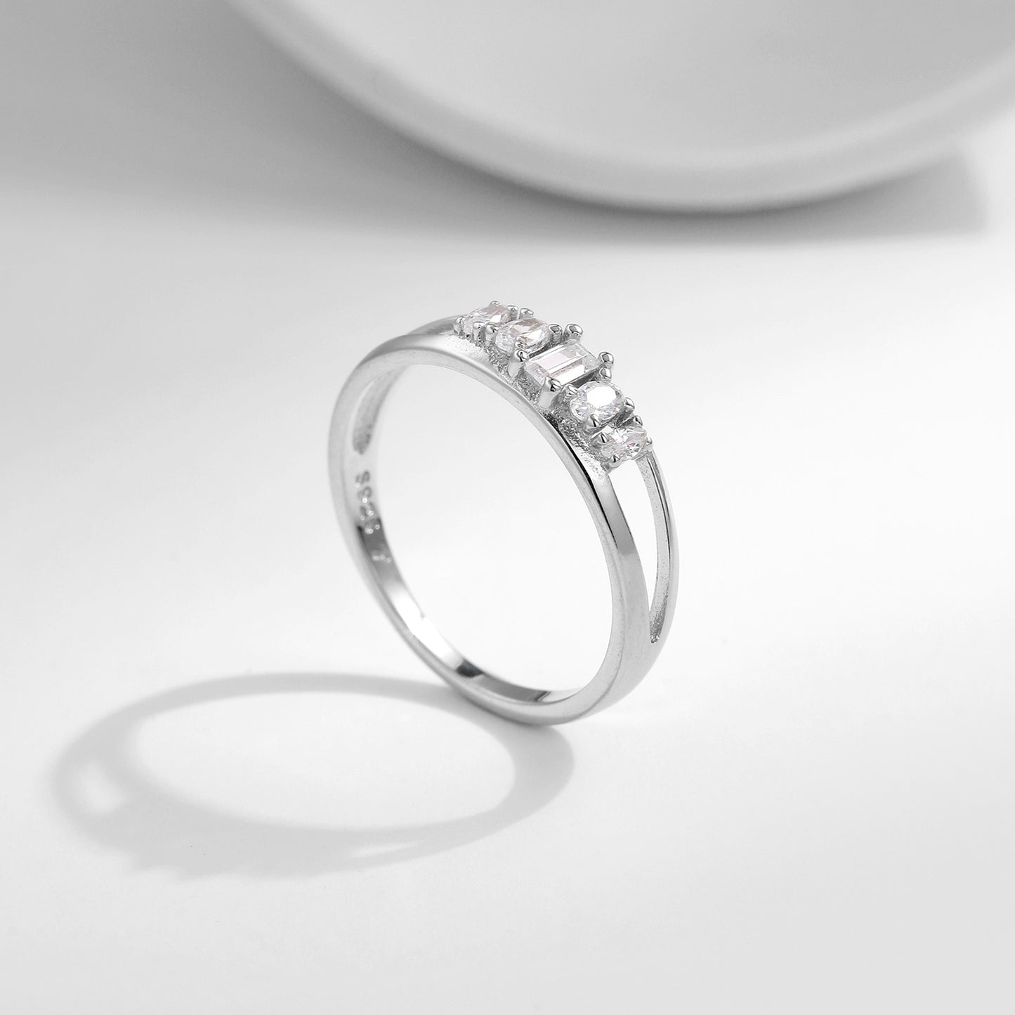 Elegant Sterling Silver Zircon Ring for Women - Everyday Genie Collection