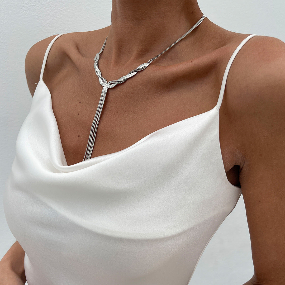 Planderful Vienna Verve Necklace – Elegant Y-Shaped Design