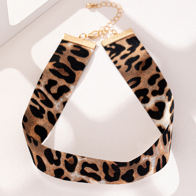 Planderful Vienna Verve Necklace – Stylish Leopard Print Design