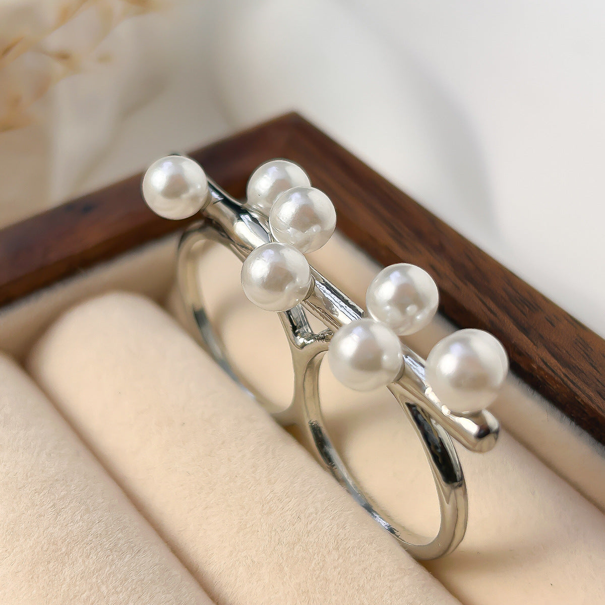 Planderful Vienna Verve Ring – Exaggerated Creative Design with Imitation Pearls