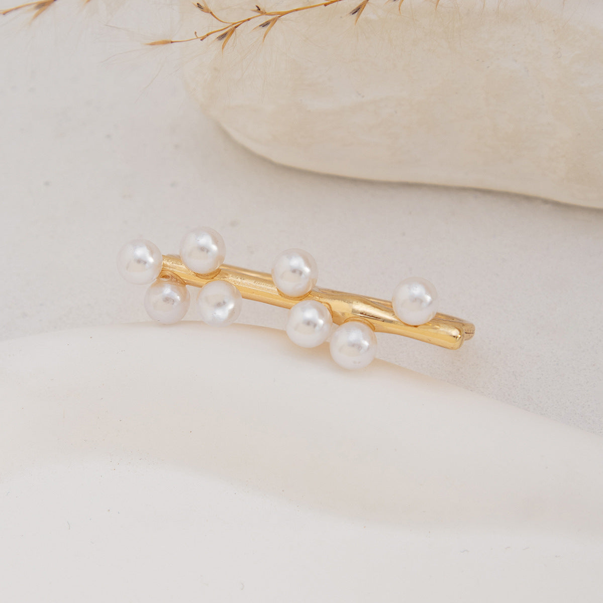 Planderful Vienna Verve Ring – Exaggerated Creative Design with Imitation Pearls